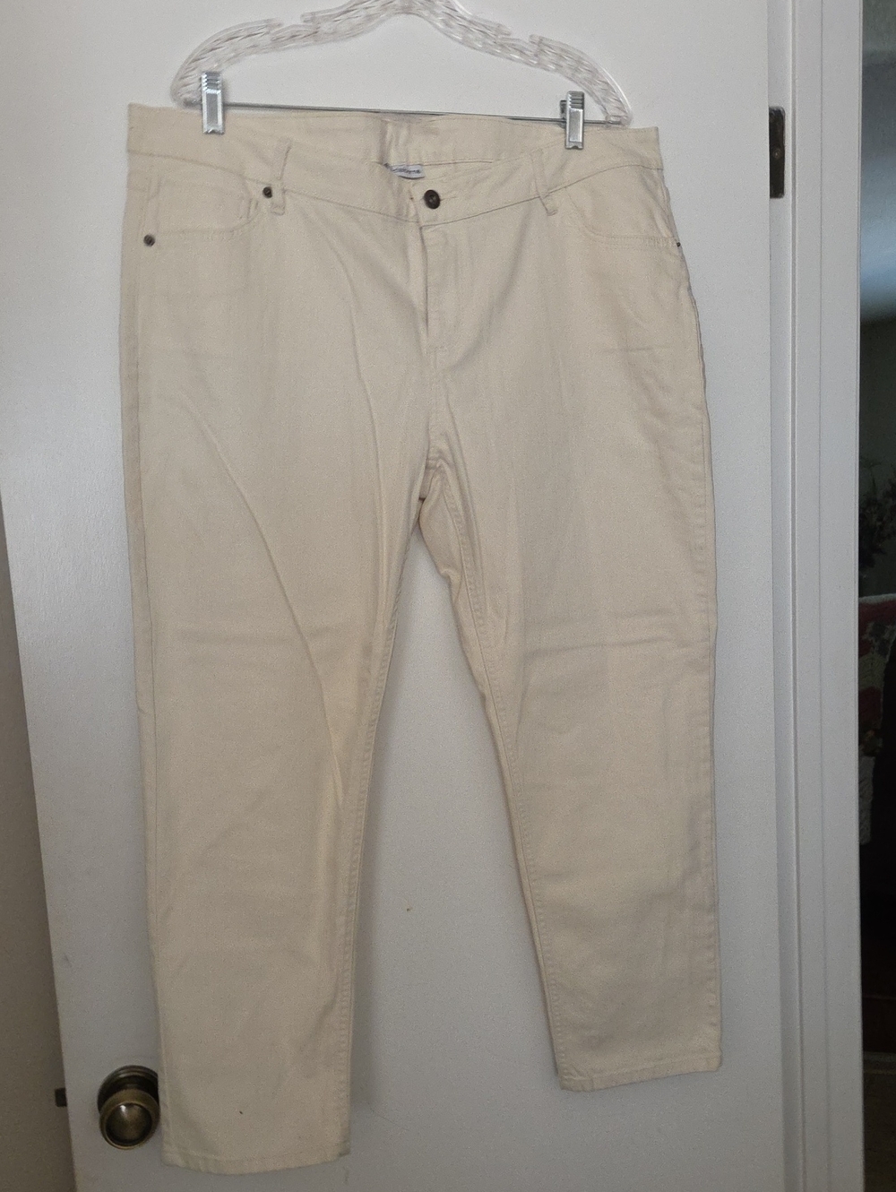 Liz Claiborne Cream High-Rise Jeans
